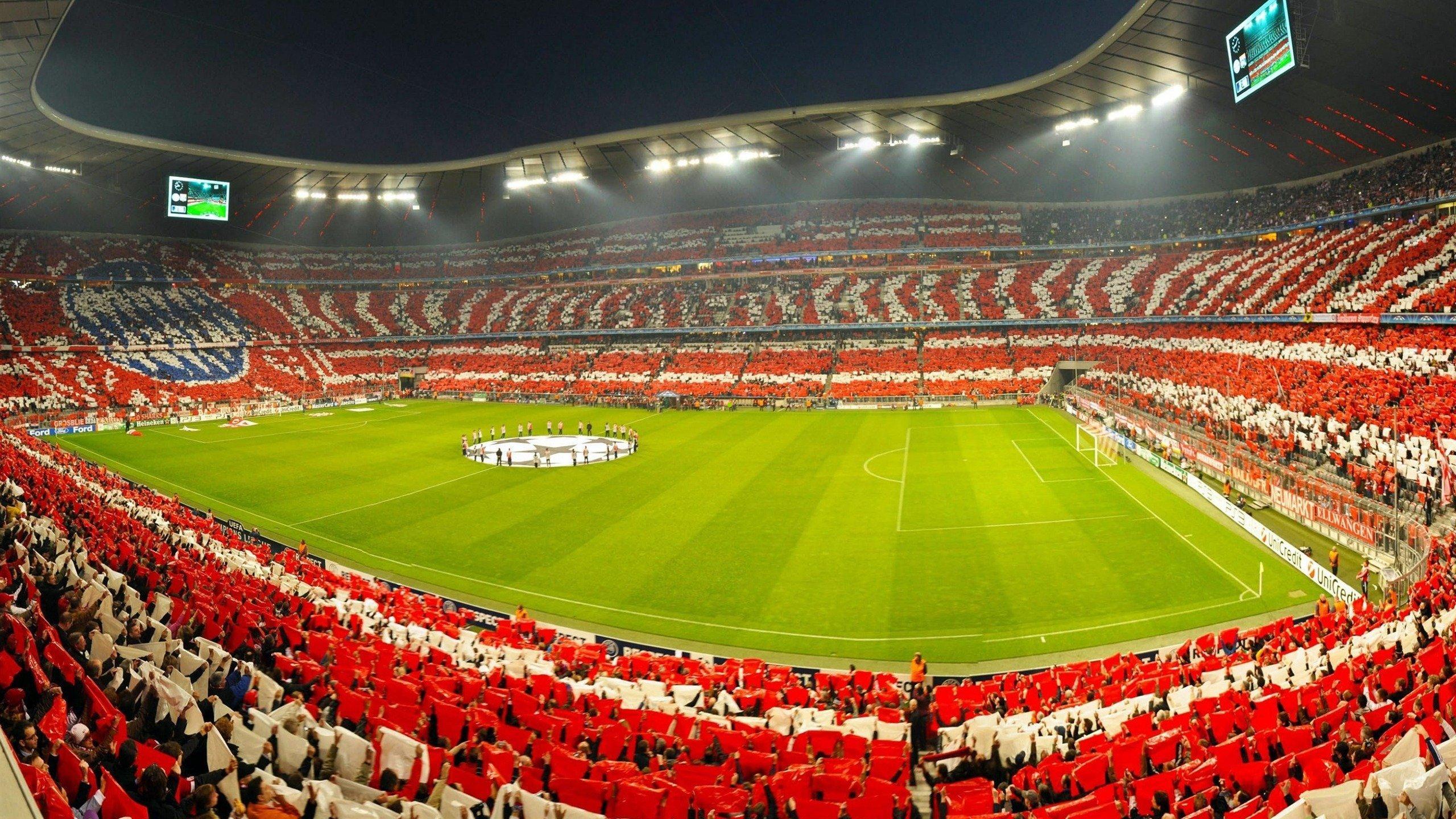 德国转会市场揭晓年度最佳左边锋候选名单，迪亚斯、克瓦拉茨赫利亚、拉菲尼亚与维尼修斯展开激烈角逐