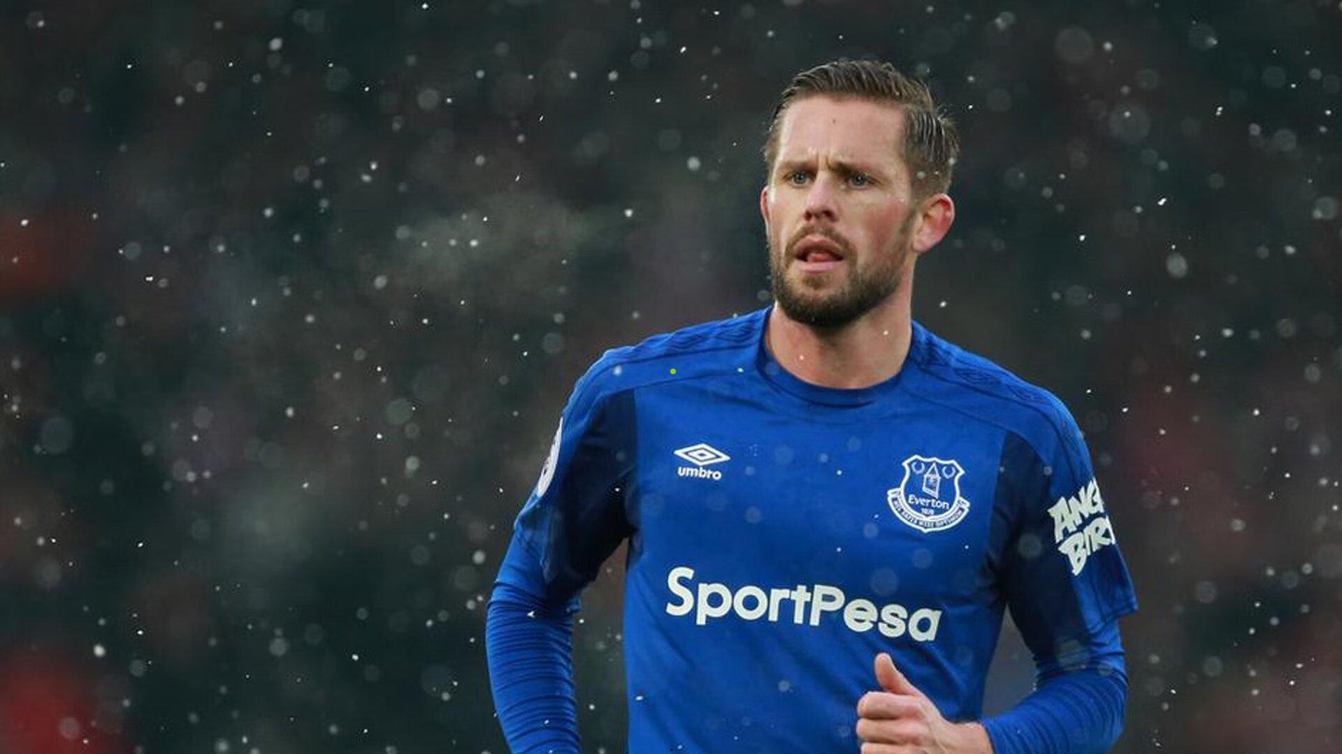 莫雷托披露，热刺与纽卡斯尔联竞逐新秀小斯坦科维奇，国际米兰持续跟踪其进展